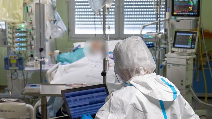 Reggio Emilia, altri 129 i contagiati dal Covid. Deceduto un 88enne