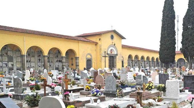 Quarrata, regolare l’aggiudicazione dei servizi cimiteriali