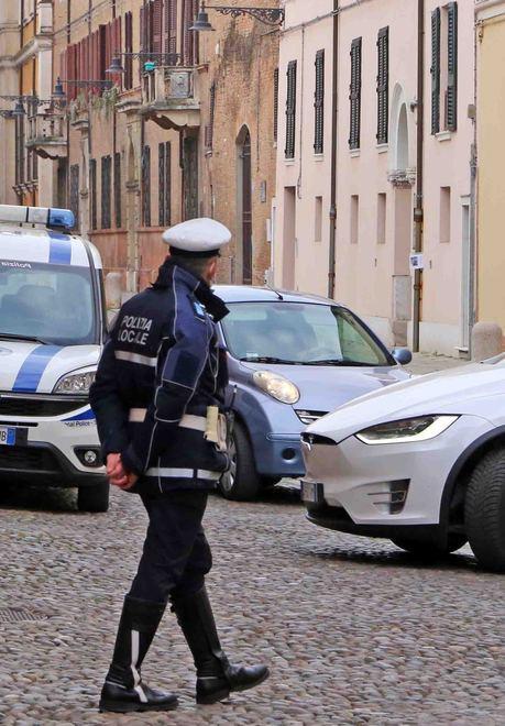 Polizia locale armata Il sindacato: obiettori spostati e discriminati 