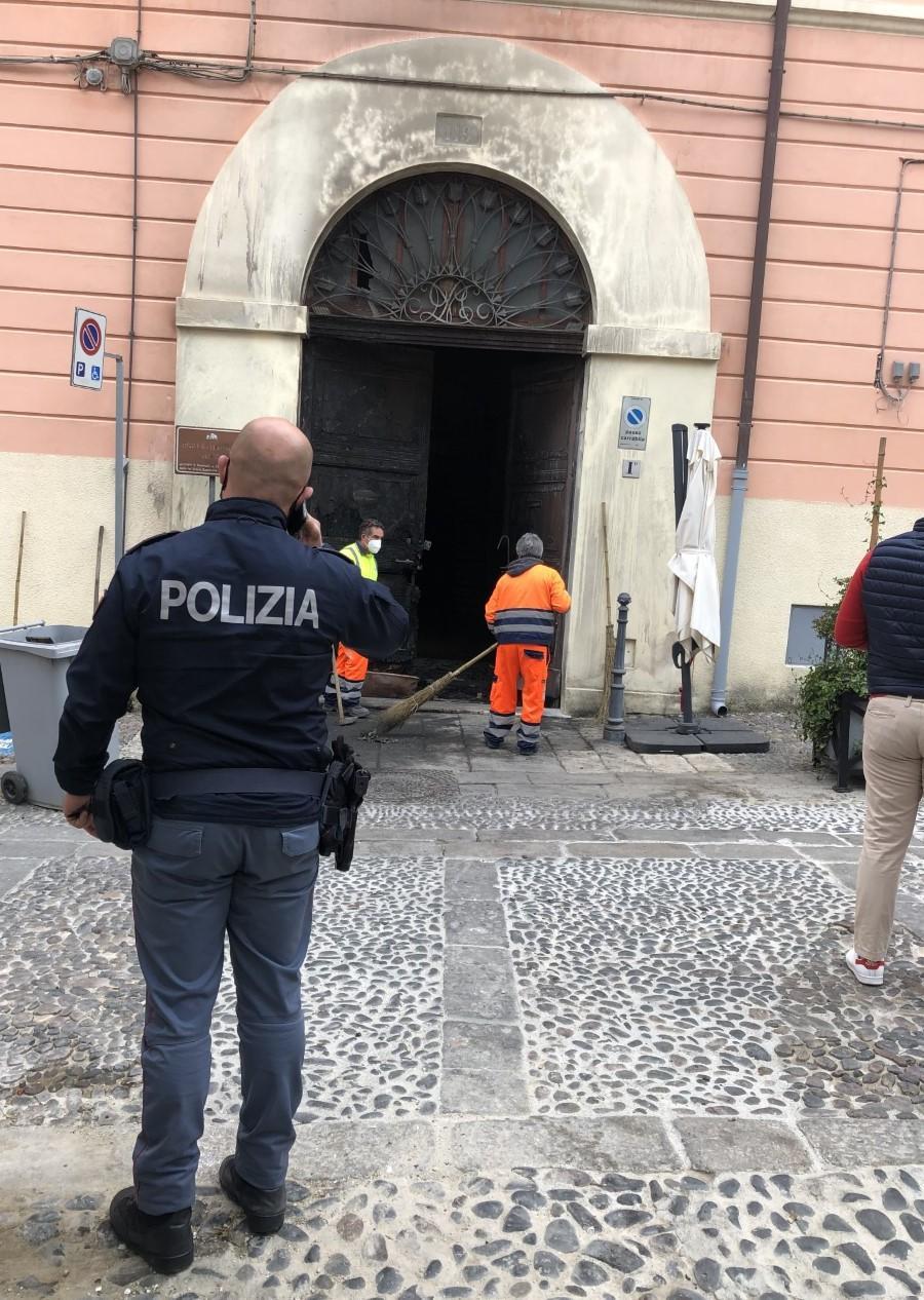 Fuoco contro il Circolo Sassarese 