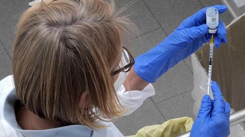 Modena Covid, under 16 vulnerabili Via alle vaccinazioni per i genitori