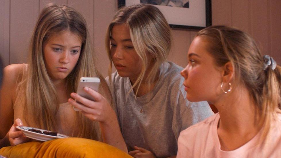 I ragazzini alle prese con il revenge porn Ecco la serie “Nudes”
