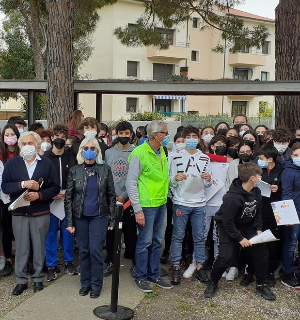 “Un poster per la pace” Premiati quattro alunni delle scuole medie elbane