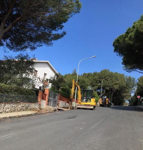 Su via Brenta in costruzione i nuovi marciapiedi 