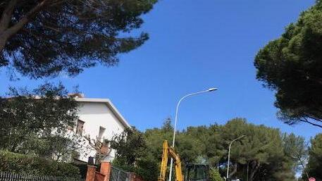 Su via Brenta in costruzione i nuovi marciapiedi