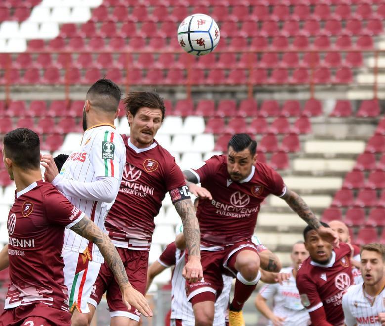 La Reggiana lotta e si danna ma la Reggina l’affonda all’87’ 