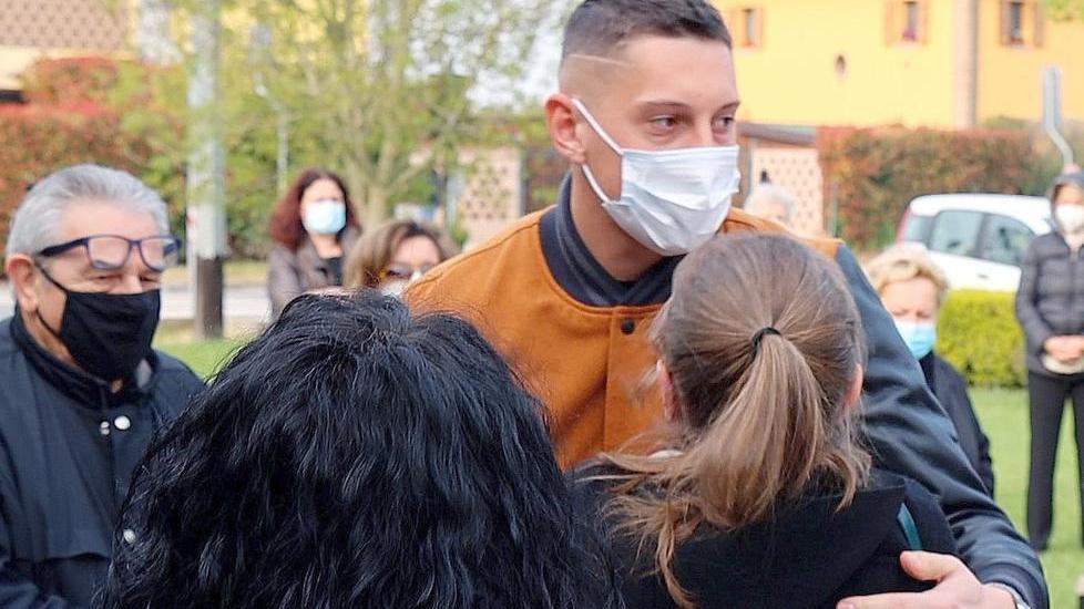 Lacrime per Romano Il suo ultimo dono è stato per chi soffre