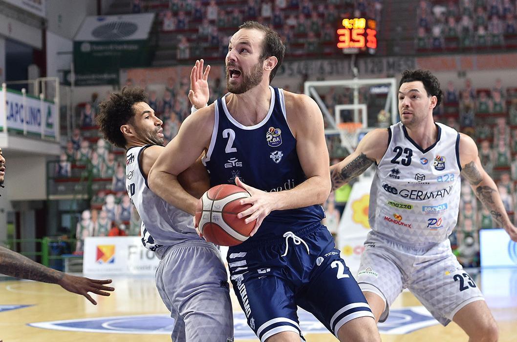 La Dinamo a Brescia per ritrovarsi 