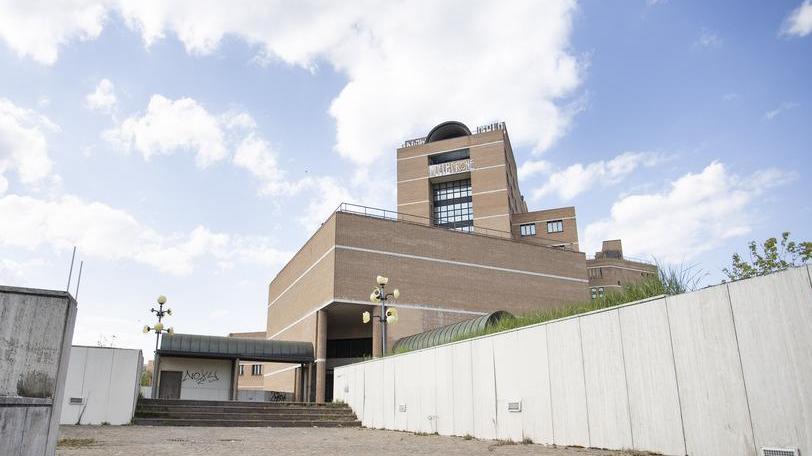 L'Alcatraz di Modena. Una petizione contro il degrado al Manfredini «Basta immobilismo Il Comune intervenga»