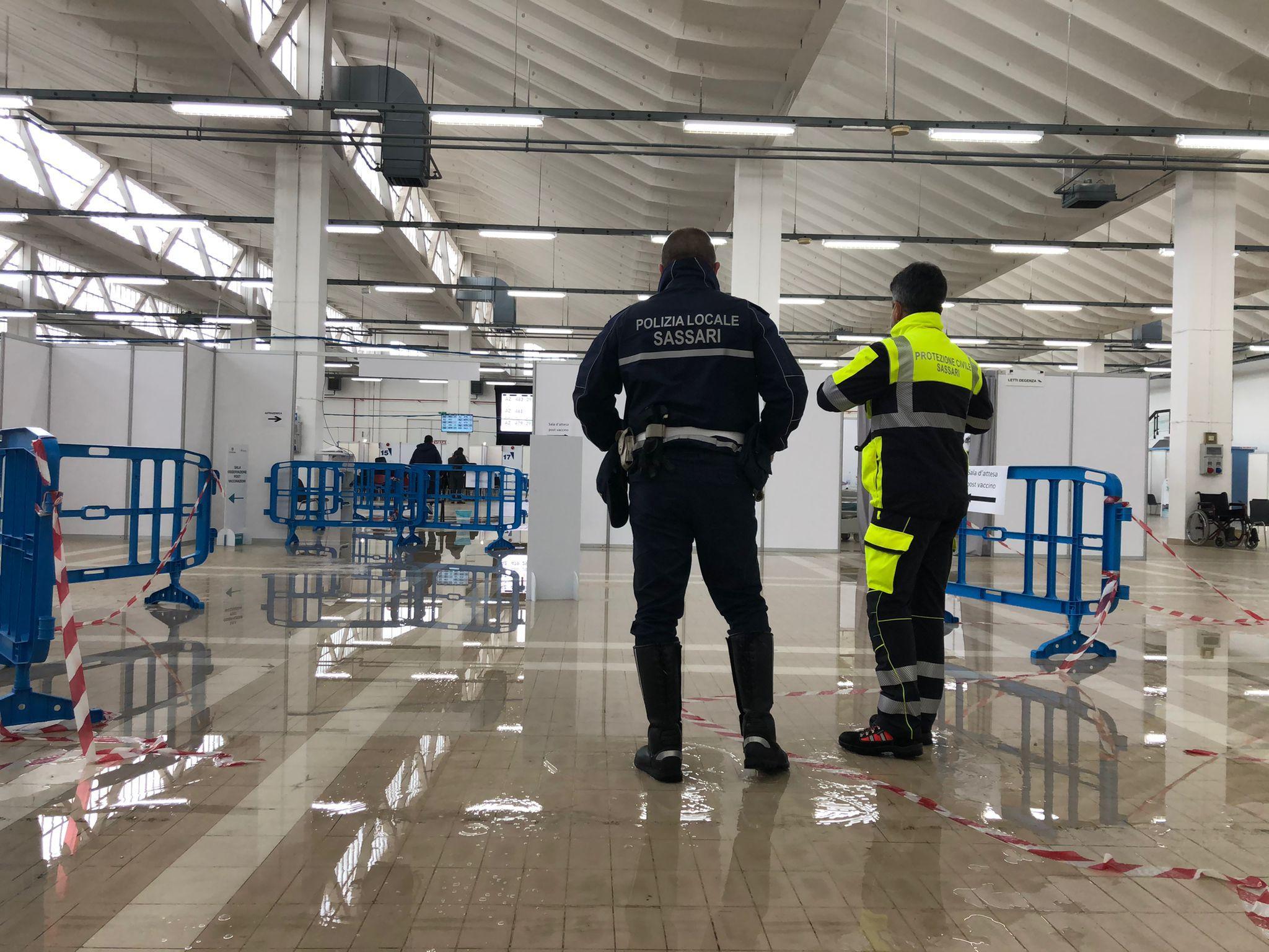 Vaccini, l'hub di Sassari di nuovo operativo dopo l'allagamento