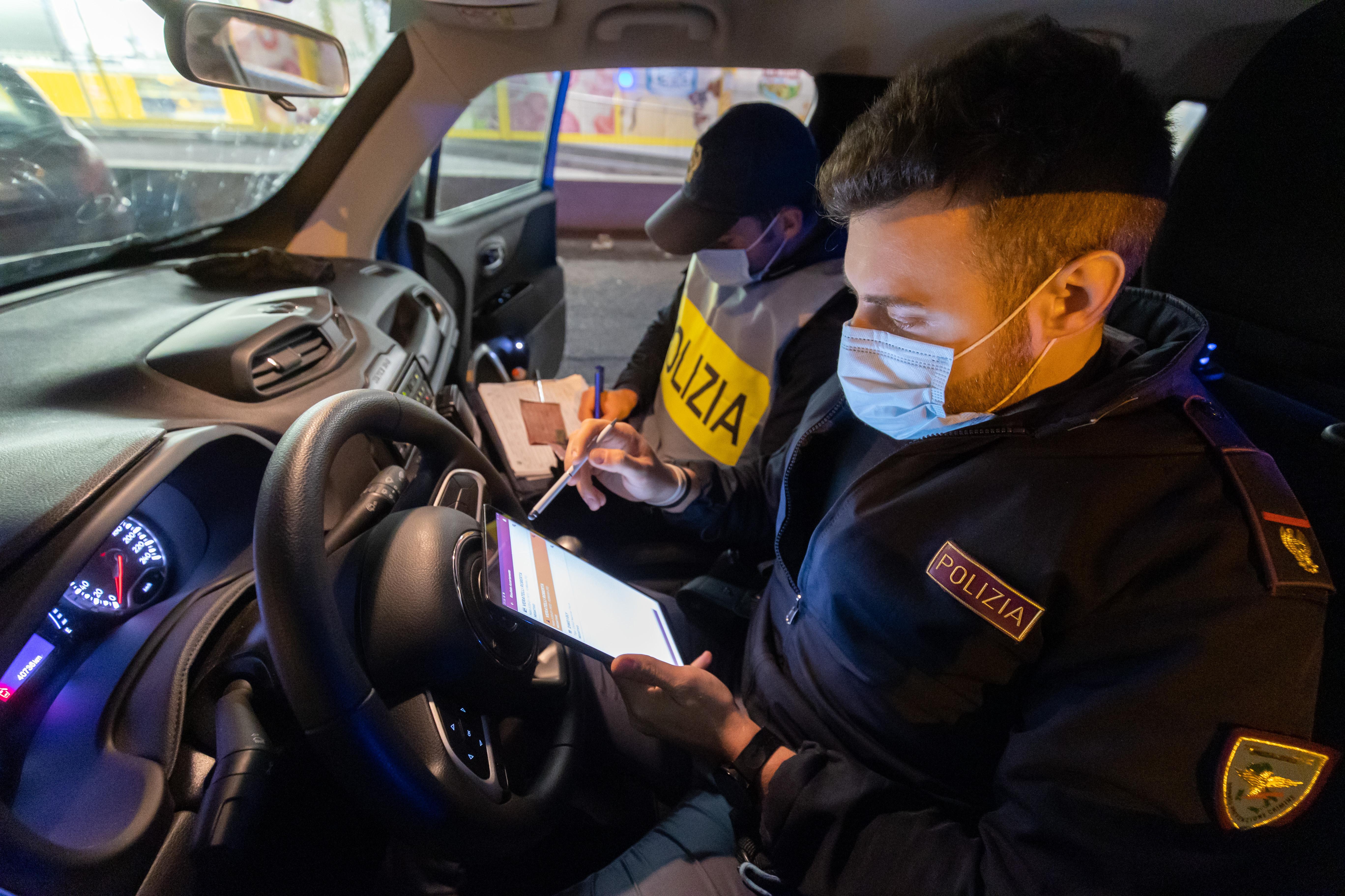 Ferrara, i controlli della polizia: denunce e Fogli di via
