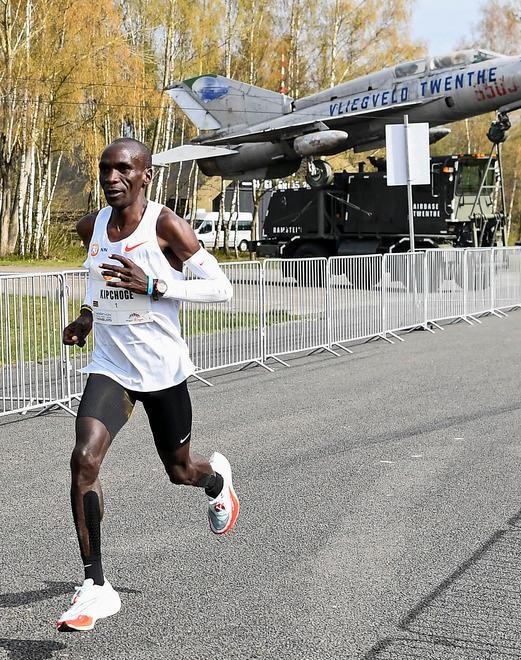 Kipchoge fra gli uomini e Steinruck fra le donne vincono a Enschede