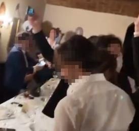 Il sindaco: «Una scena indegna Informerò le forze dell’ordine» 