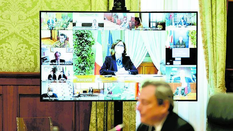 Vissani davanti a casa Draghi