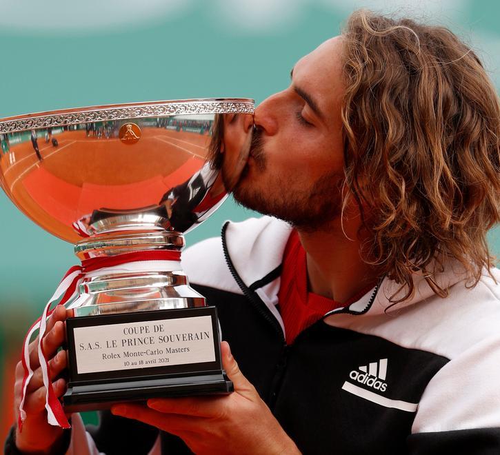 Tsitsipas vince a Montecarlo