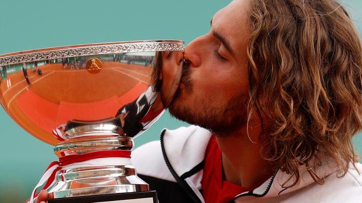 Tsitsipas vince a Montecarlo