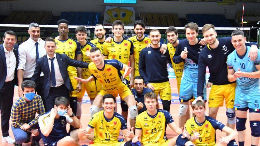 Battuta Padova Leo Shoes in semifinale