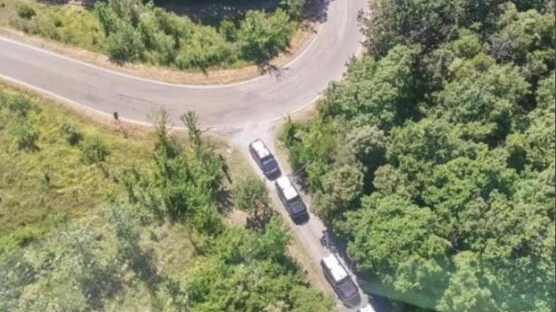 Il blitz dei carabinieri nei boschi di Rosignano del luglio dello scorso anno che portò all’arresto di sette persone