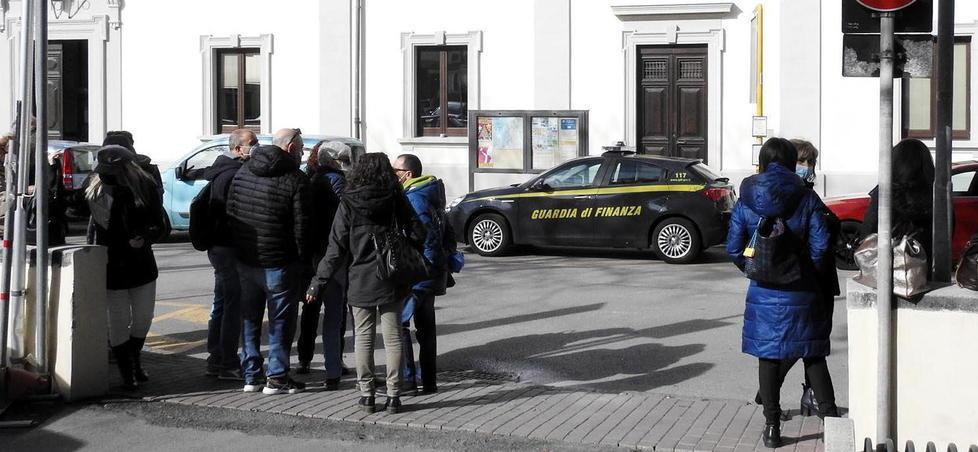 Ex sindaco di San Vincenzo ai domiciliari: 80 giorni per il riesame 