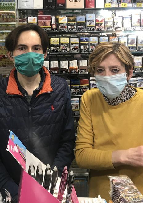 Castelvetro, aggrediti in cartoleria senza motivo