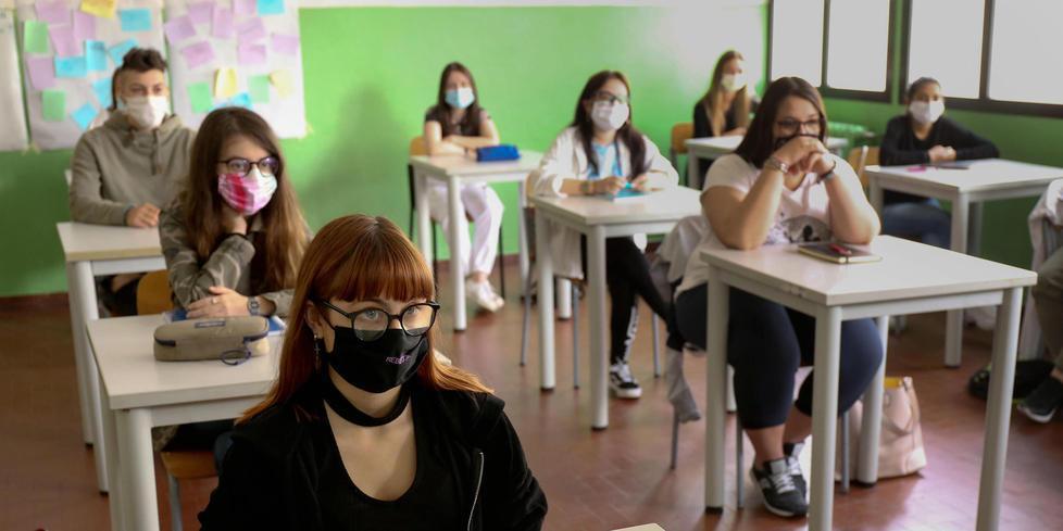 Il rientro in classe è un rebus. I presidi: «Fateci decidere» 