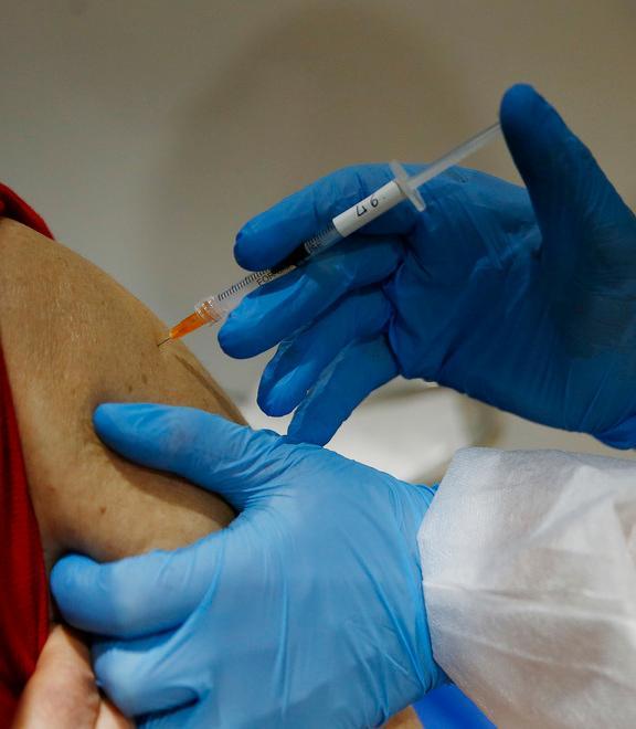 Risalgono un po’ i dati sui contagi e il virus fa altre tre vittime