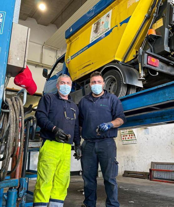 Riparati tutti i mezzi danneggiati dai vandali 
