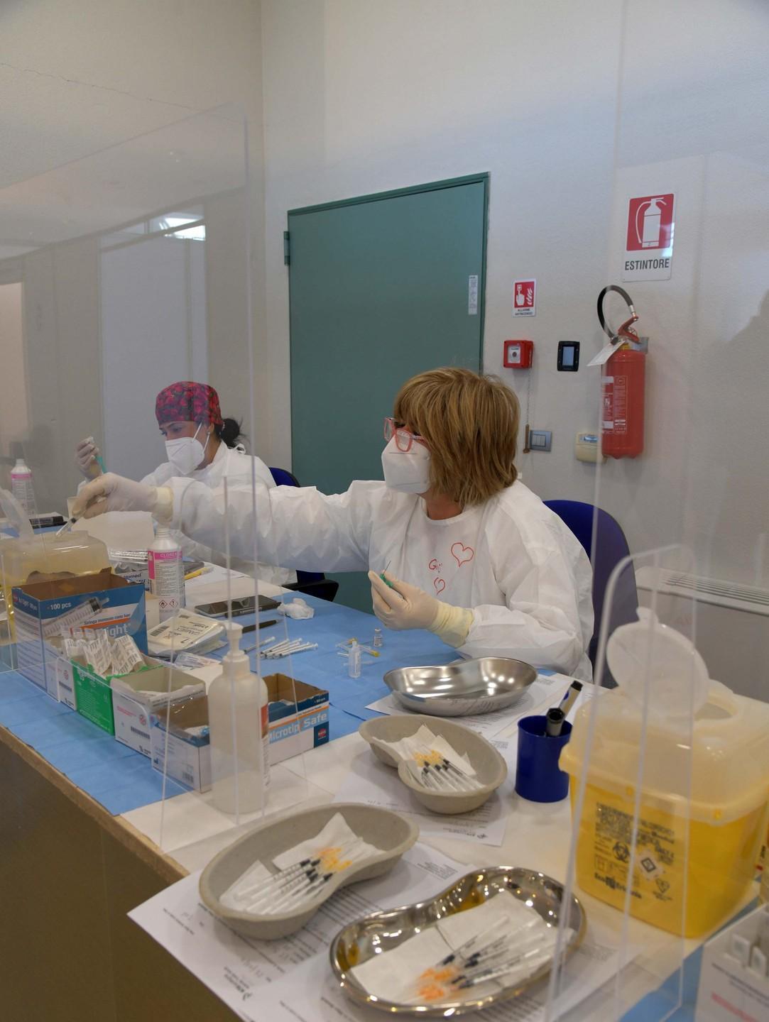 Altri 326 over 60 vaccinati all’hub 