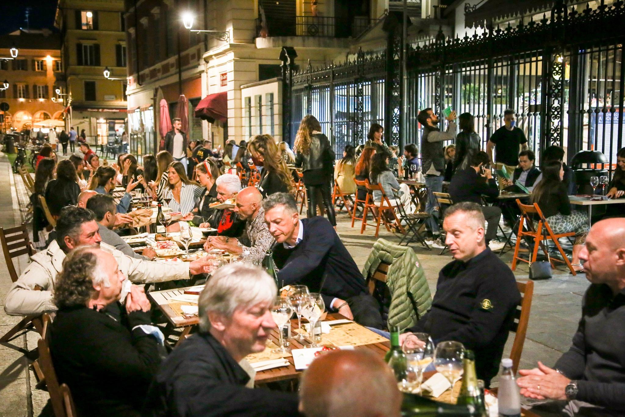 Covid e locali pubblici: procedure semplificate per i dehors 