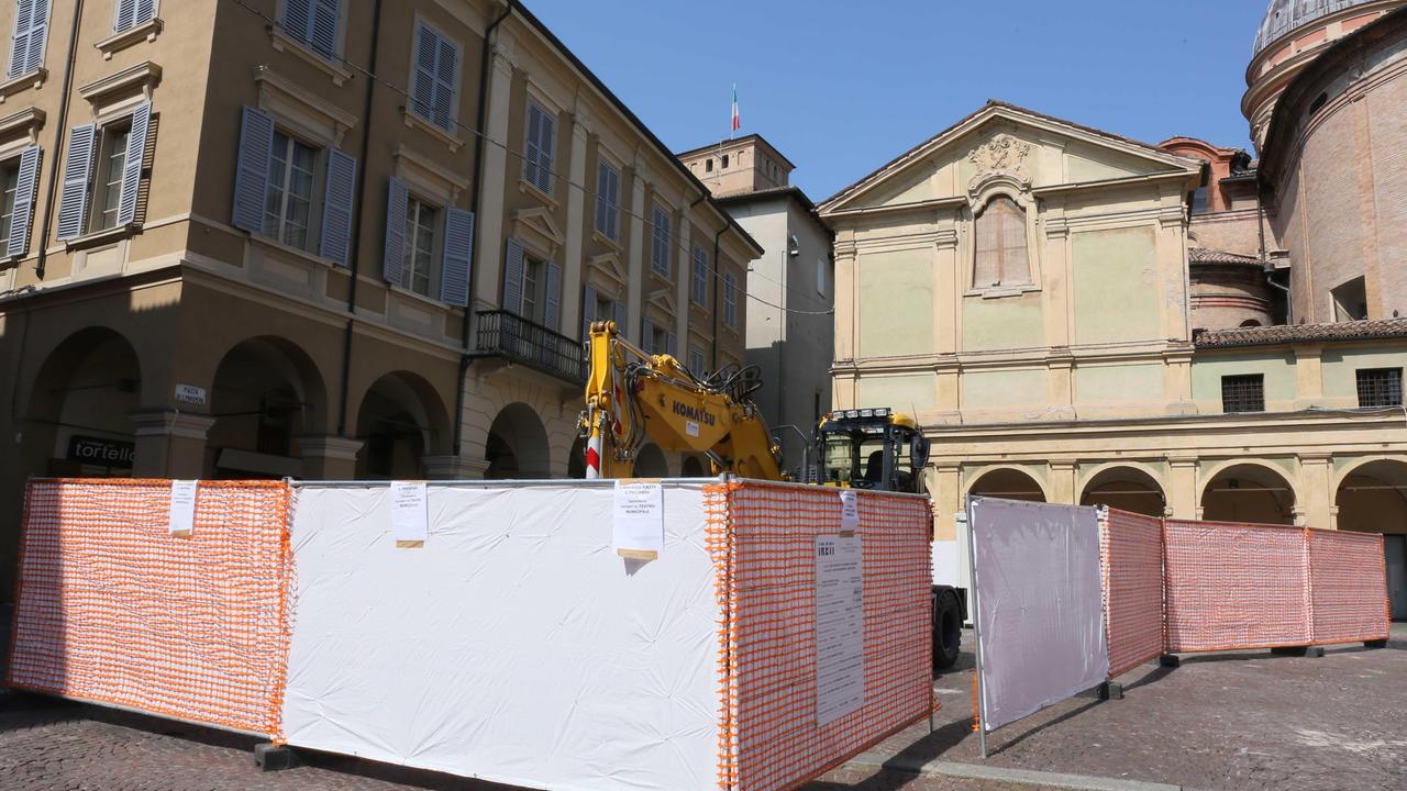 I lavori in corso in piazza San Prospero