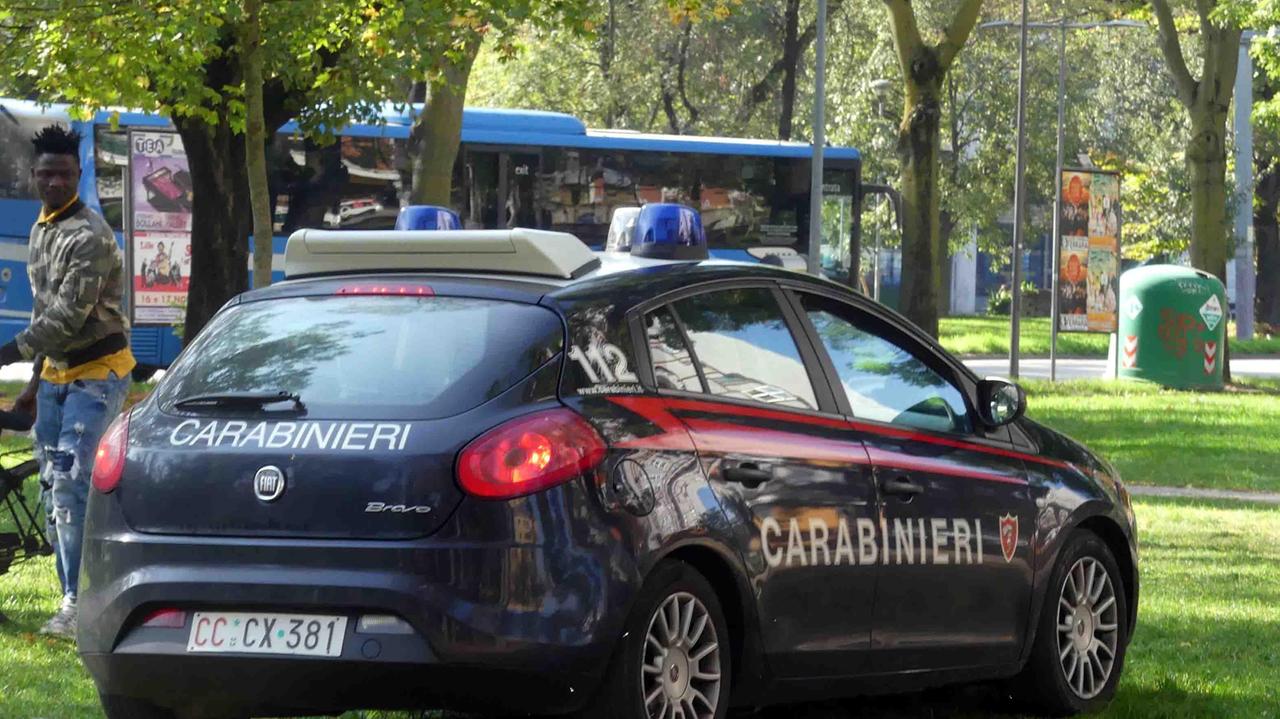 Guidava ubriaco, patente ritirata. Segnalato anche un 15enne trovato con dell' hashish