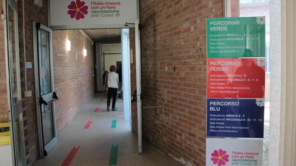 Vaccinazione saltata per febbre: «Impossibile parlare col Terminetto»