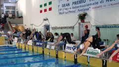 Pioggia di medaglie d’oro per tre ragazze lucchesi alla piscina di Massarosa
