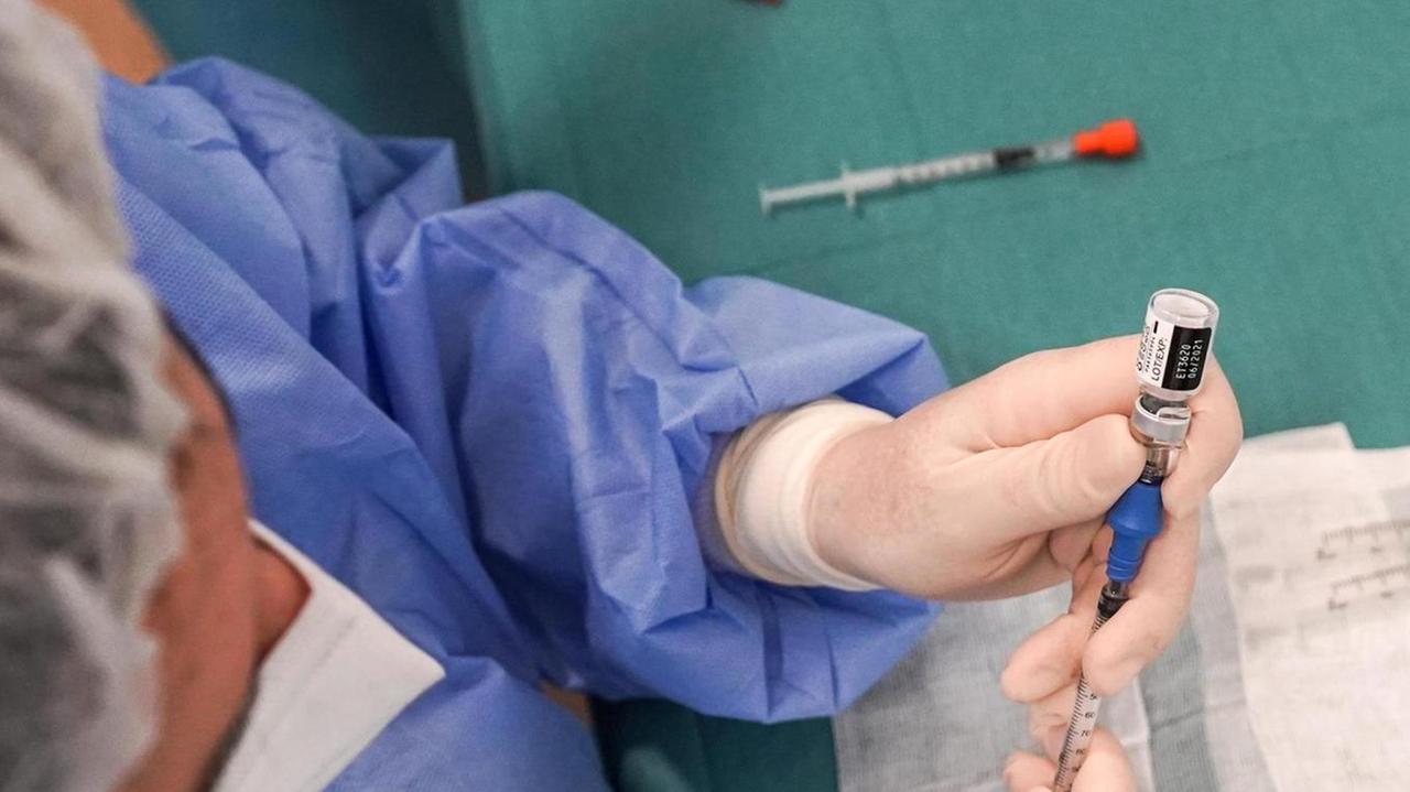 Per lo sprint sui vaccini nell'Isola in campo 174 volontari
