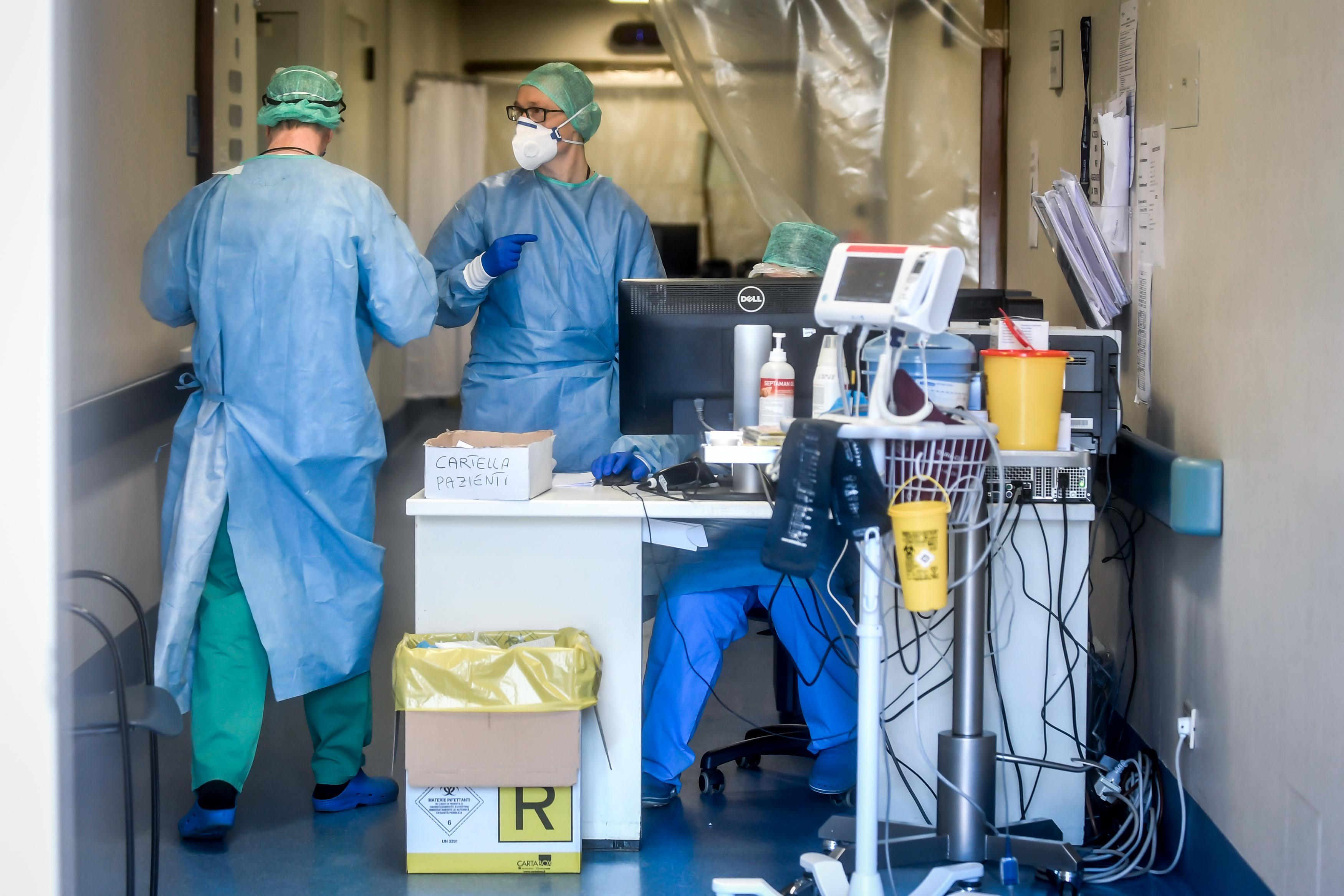 Covid, altre cinque vittime nel Ferrarese, ma calano i positivi: sono 59 