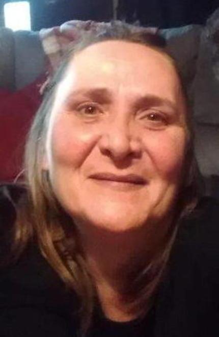 Muore a 51 anni nell’auto Tutta la comunità piange mamma Simona