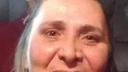 Muore a 51 anni nell’auto Tutta la comunità piange mamma Simona