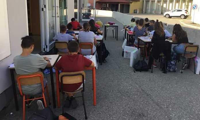 La ricetta del ministro: lezioni anche all’aperto 