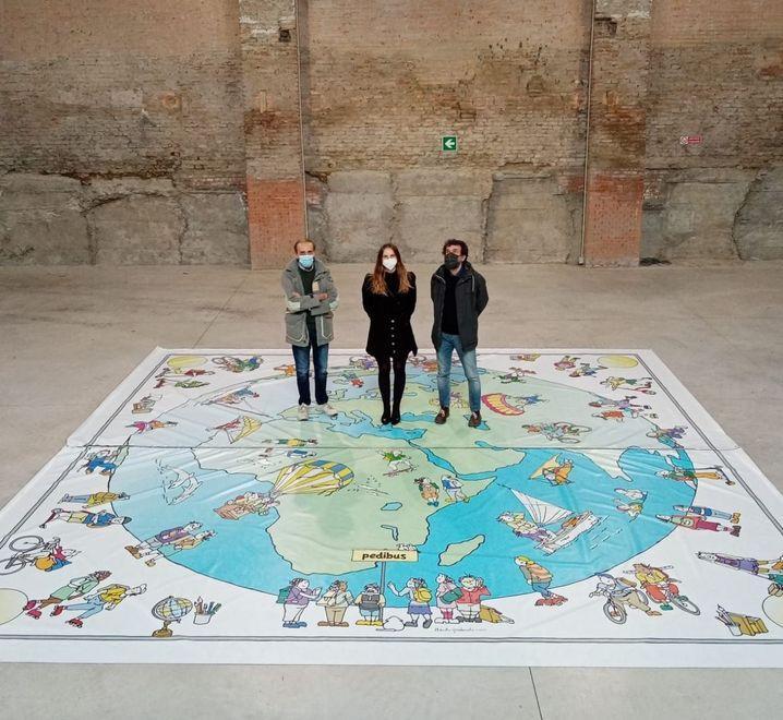 Mobilità sostenibile L’opera di Gualandi dedicata ai ragazzi