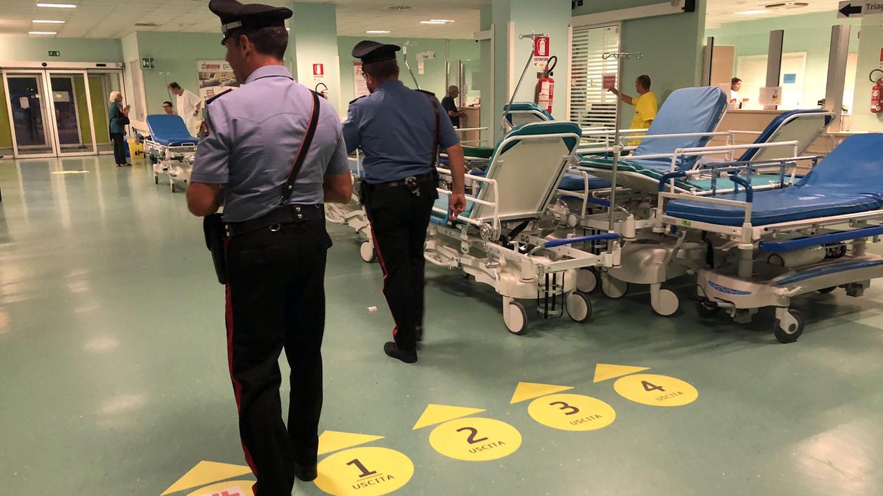 Emergenza coronavirus, i carabinieri in supporto degli anziani per la prenotazione dei vaccini