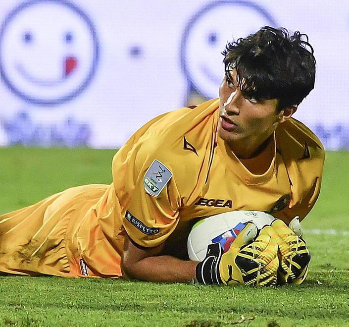 La professoressa è positiva al Covid, l’Asl di Pisa blocca il portiere del Livorno Neri 