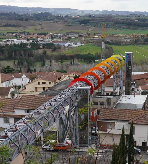 Via all’operazione di Peccioli protagonista della Biennale 