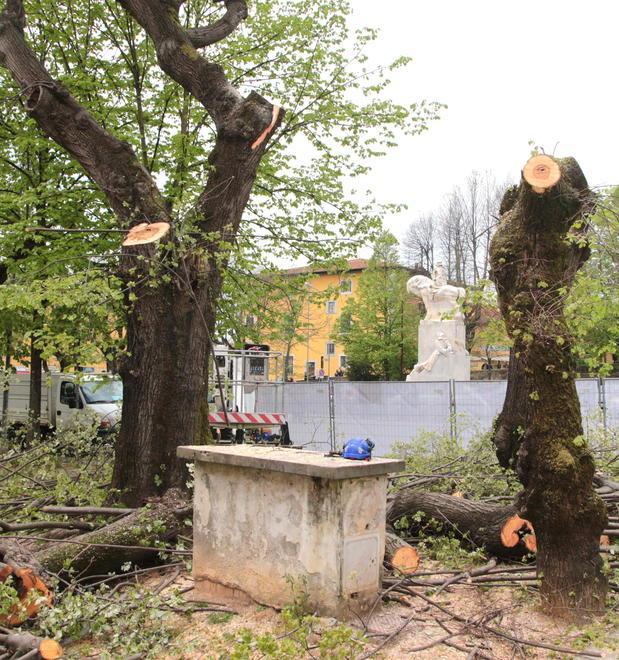 Oggi ricomincia l’abbattimento in piazza Statuto
