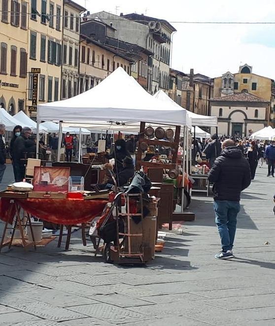 Bancarelle, piante e fiori per “Pescia Antiqua”