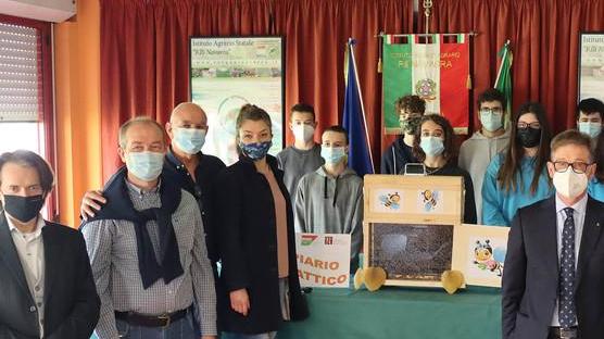 Un apiario al Navarra per avviare il progetto di didattica attiva