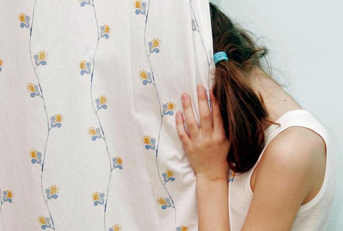 Olbia, «Papà mi tocca...»: a processo per abusi sessuali sulla figlia 