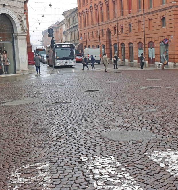 Ferrara. Due mesi di lavori in Largo Castello per nuova la rete idrica 