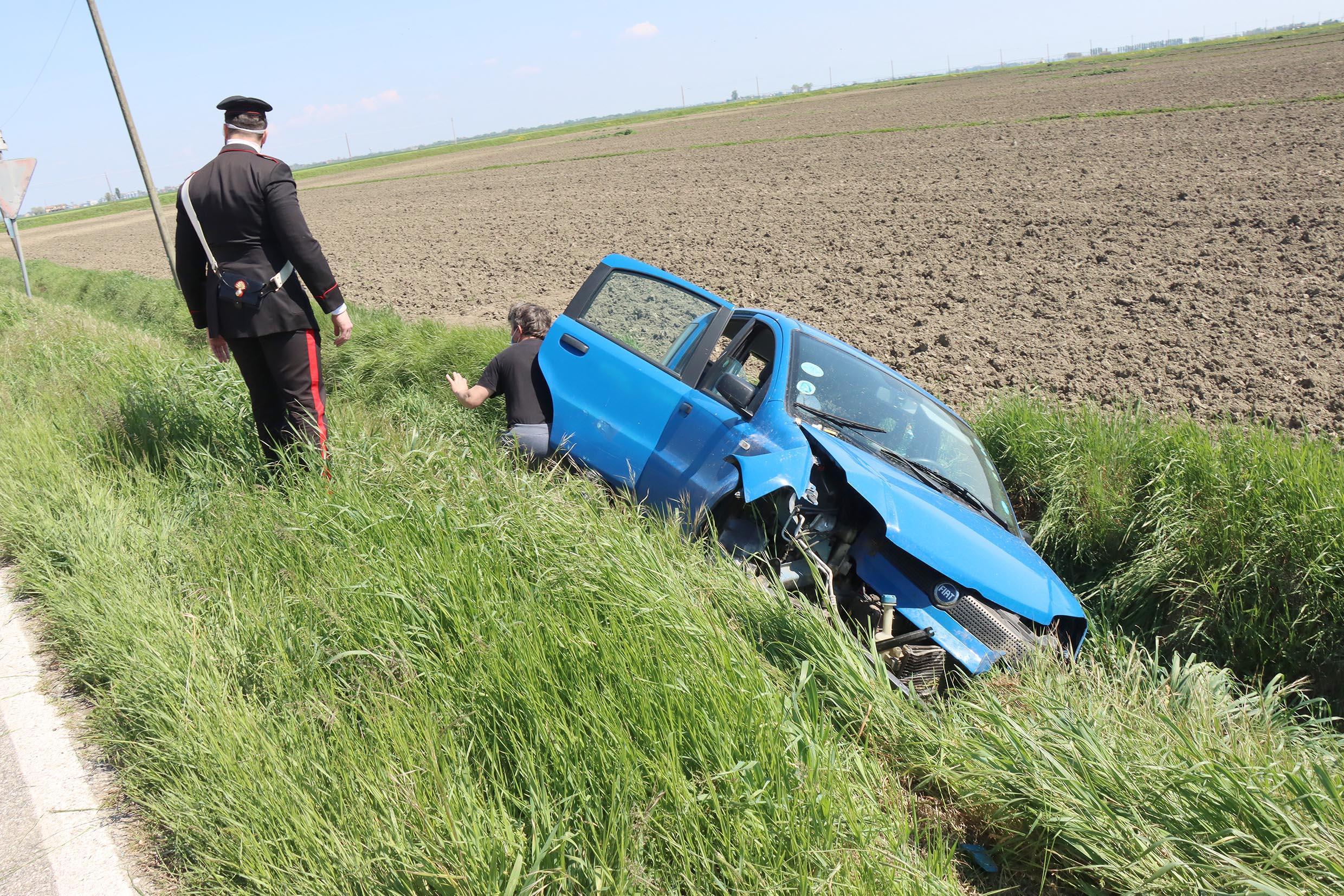 Gherardi: fuori strada con l'auto, ferita una donna