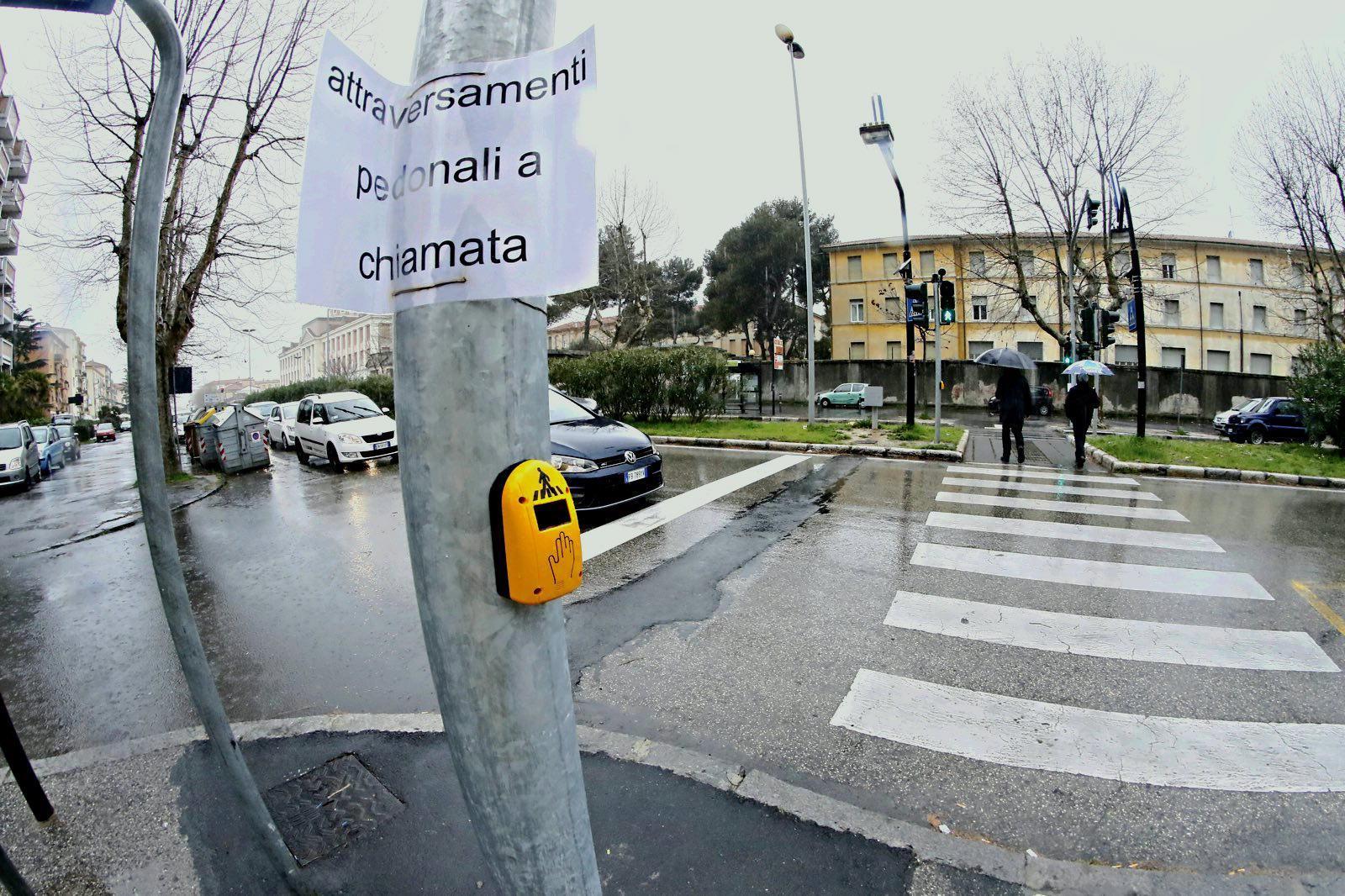 L'angolo fra via Cherubini e viale Vittorio Alfieri (foto Marzi)