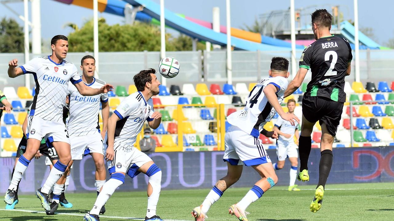 Il Pisa scappa due volte ma il Pordenone lo riprende